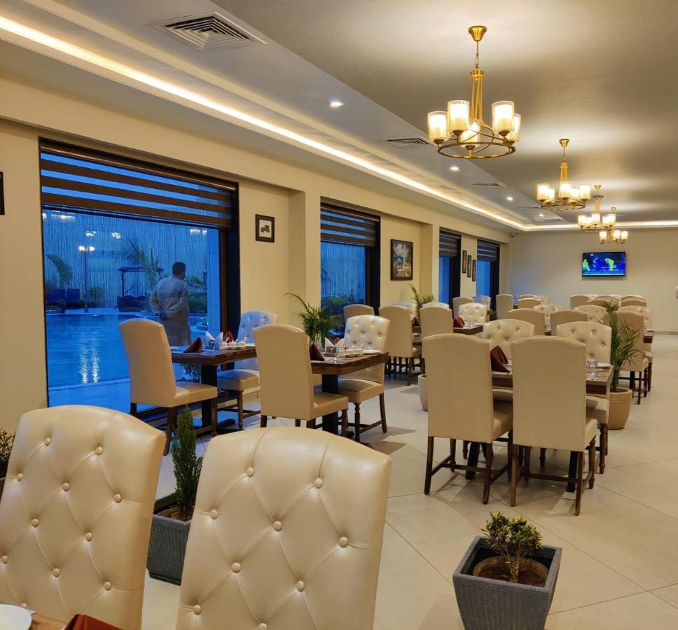 The Imperial Prime Clarks Inn Suites, Bhilwara Exterior foto