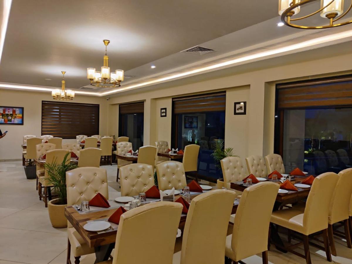 The Imperial Prime Clarks Inn Suites, Bhilwara Exterior foto
