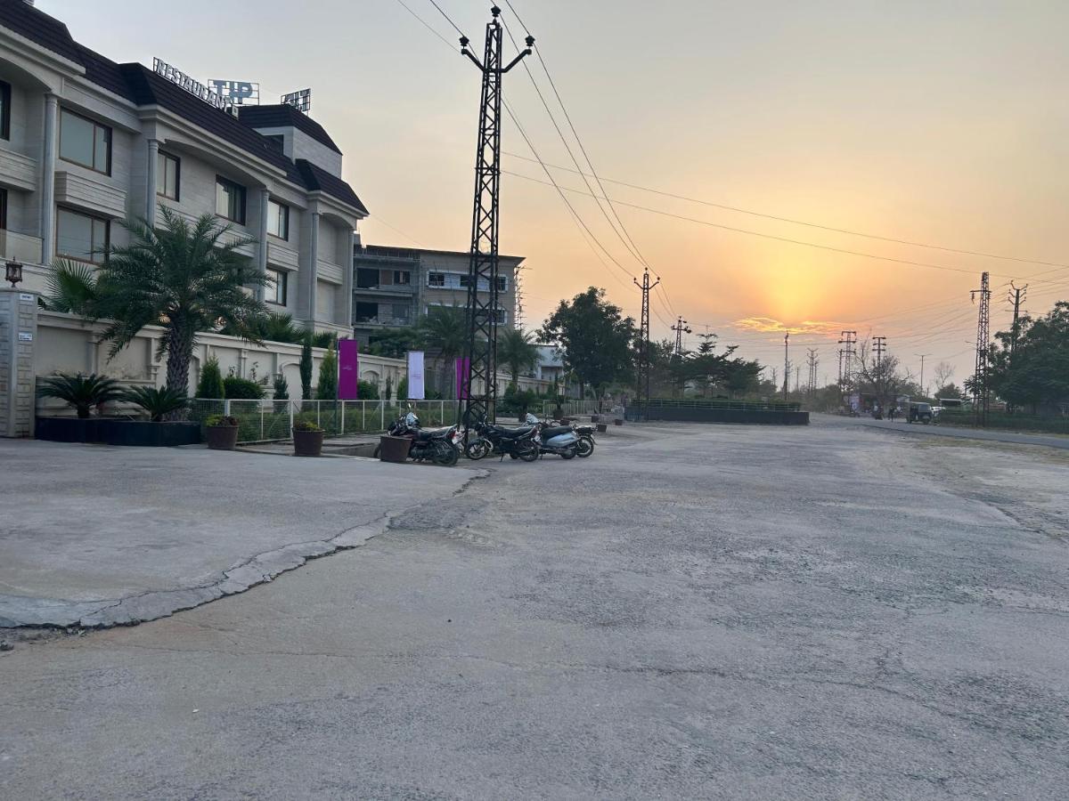 The Imperial Prime Clarks Inn Suites, Bhilwara Exterior foto